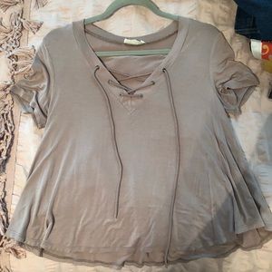 Pink cropped shirt with ties